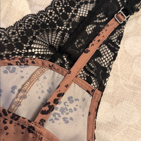 FREE PEOPLE
Women's Black Countryside Printed Mini - Picture 13 of 13